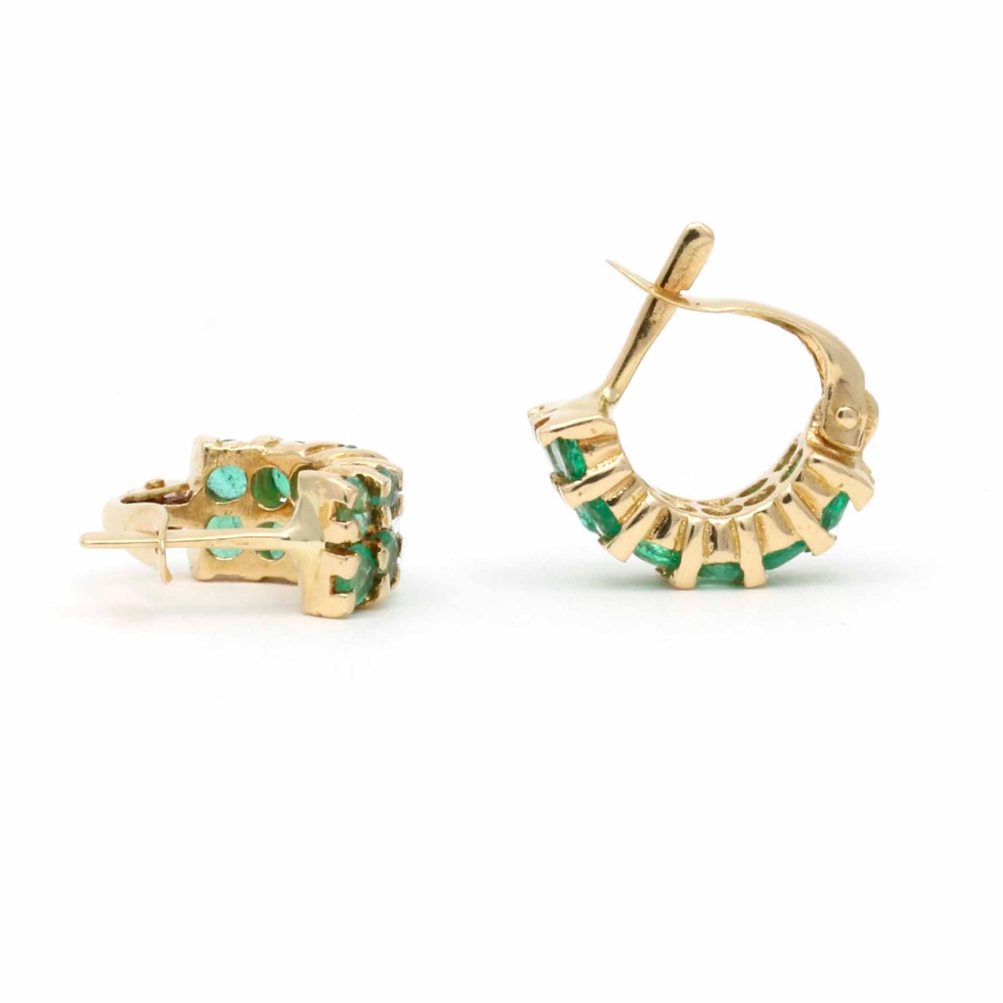 Aretes clásicos de medio aro con esmeralda para mujer en oro amarillo de 18 k