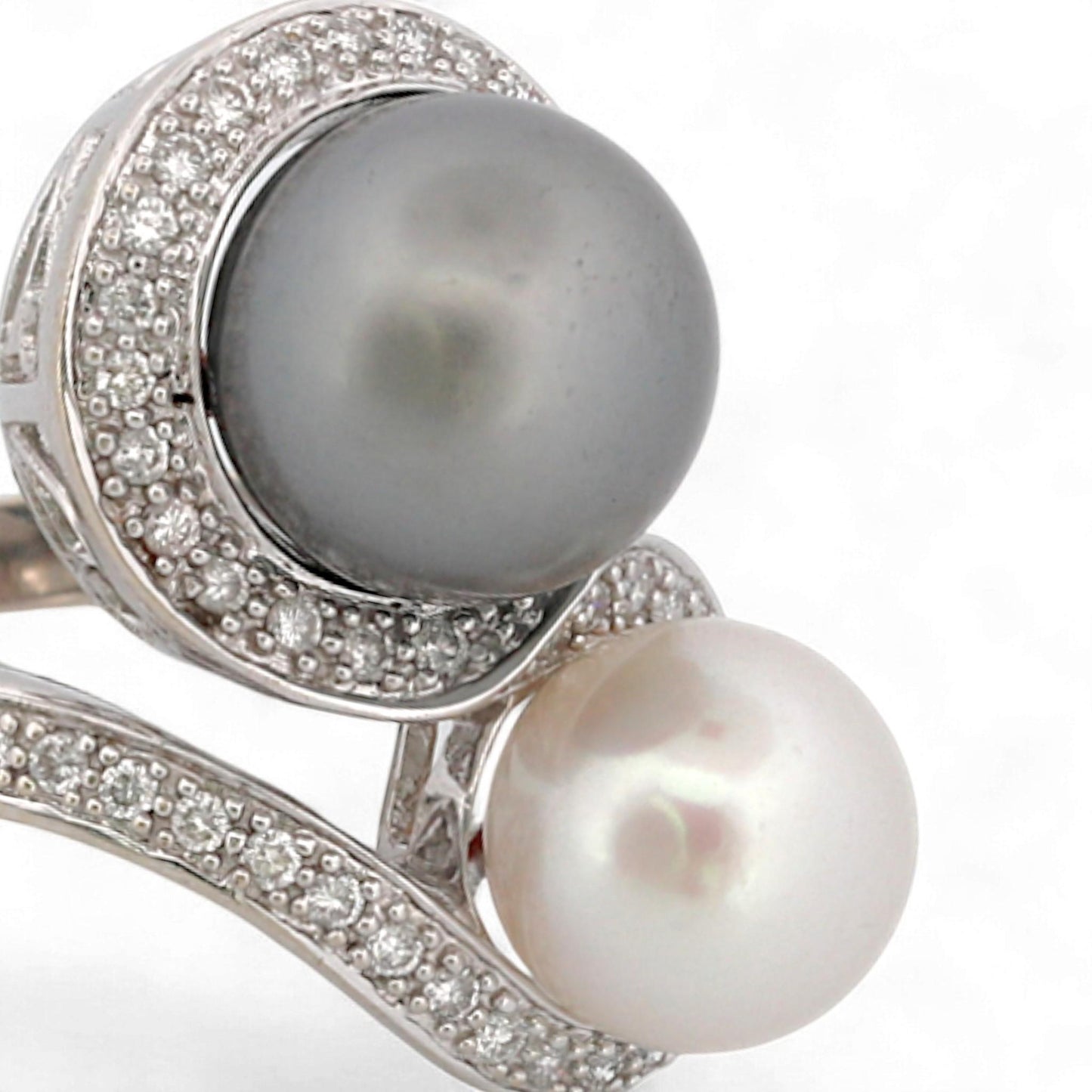 14K White Gold BH Signed Black & White Pearl Diamond Statement Ring Size 8.25
