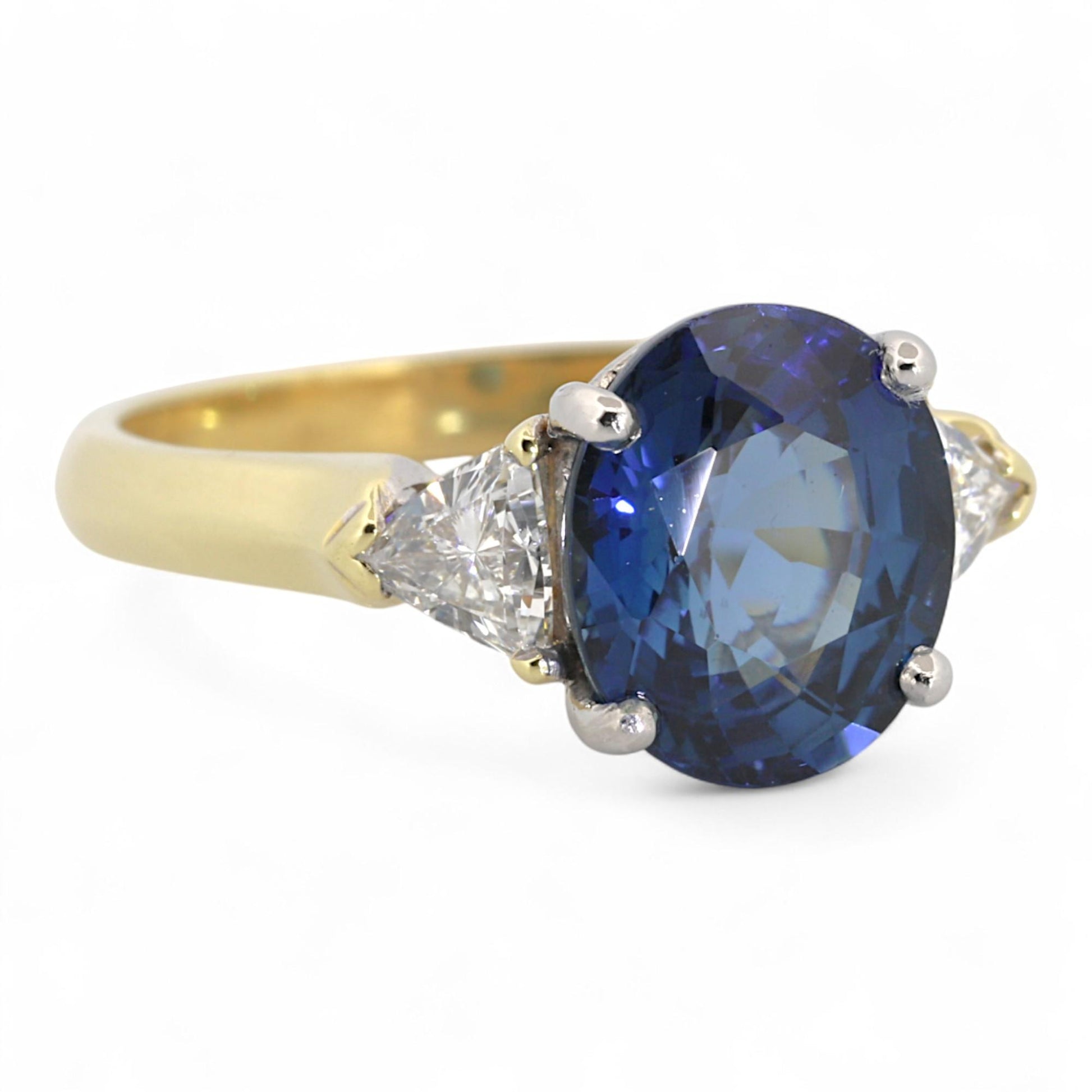 Thailand Natural Blue Sapphire & Diamond Ring in 18K Gold – GIA Certified Signed