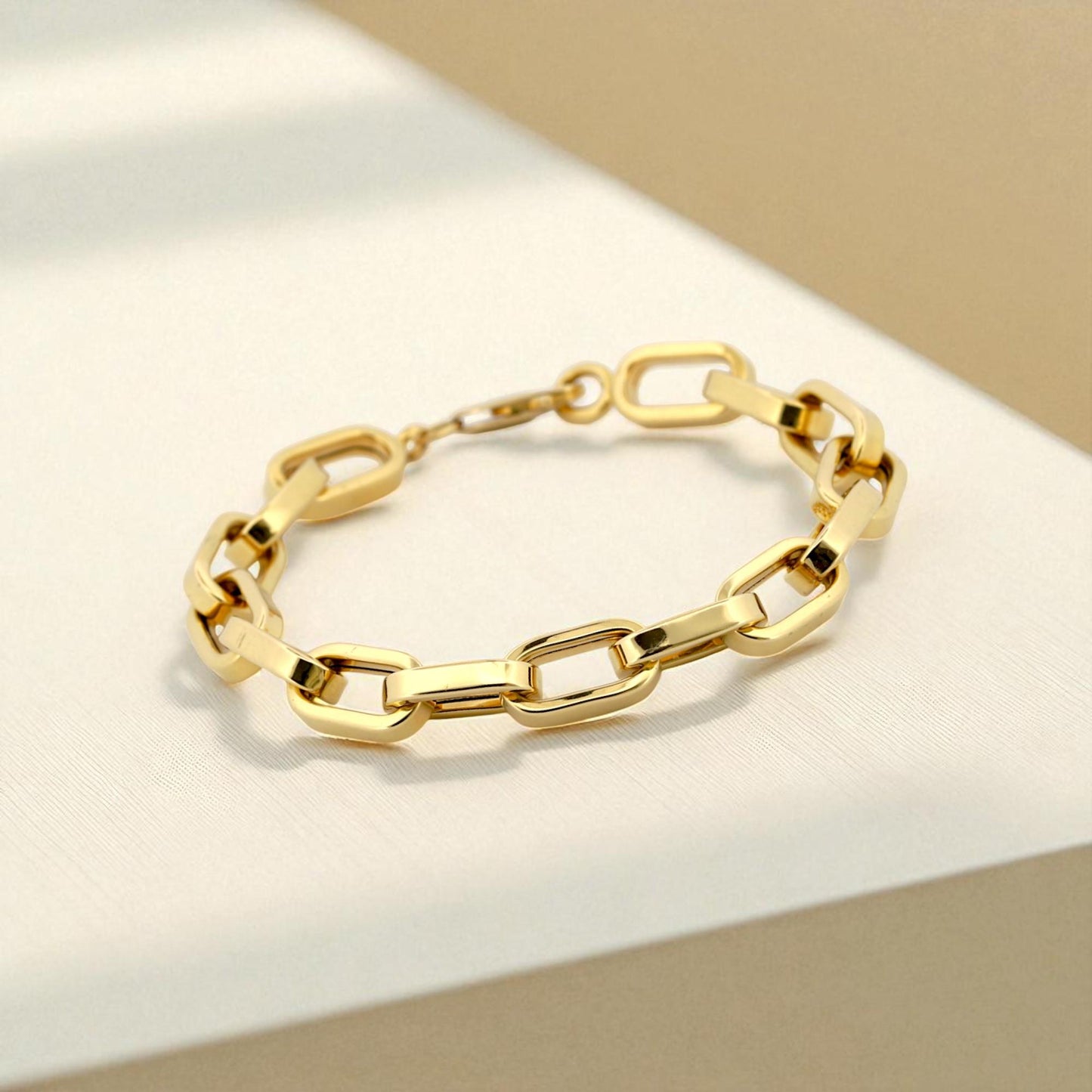Modern 18K Yellow Gold Large Paperclip Link Chain Bracelet