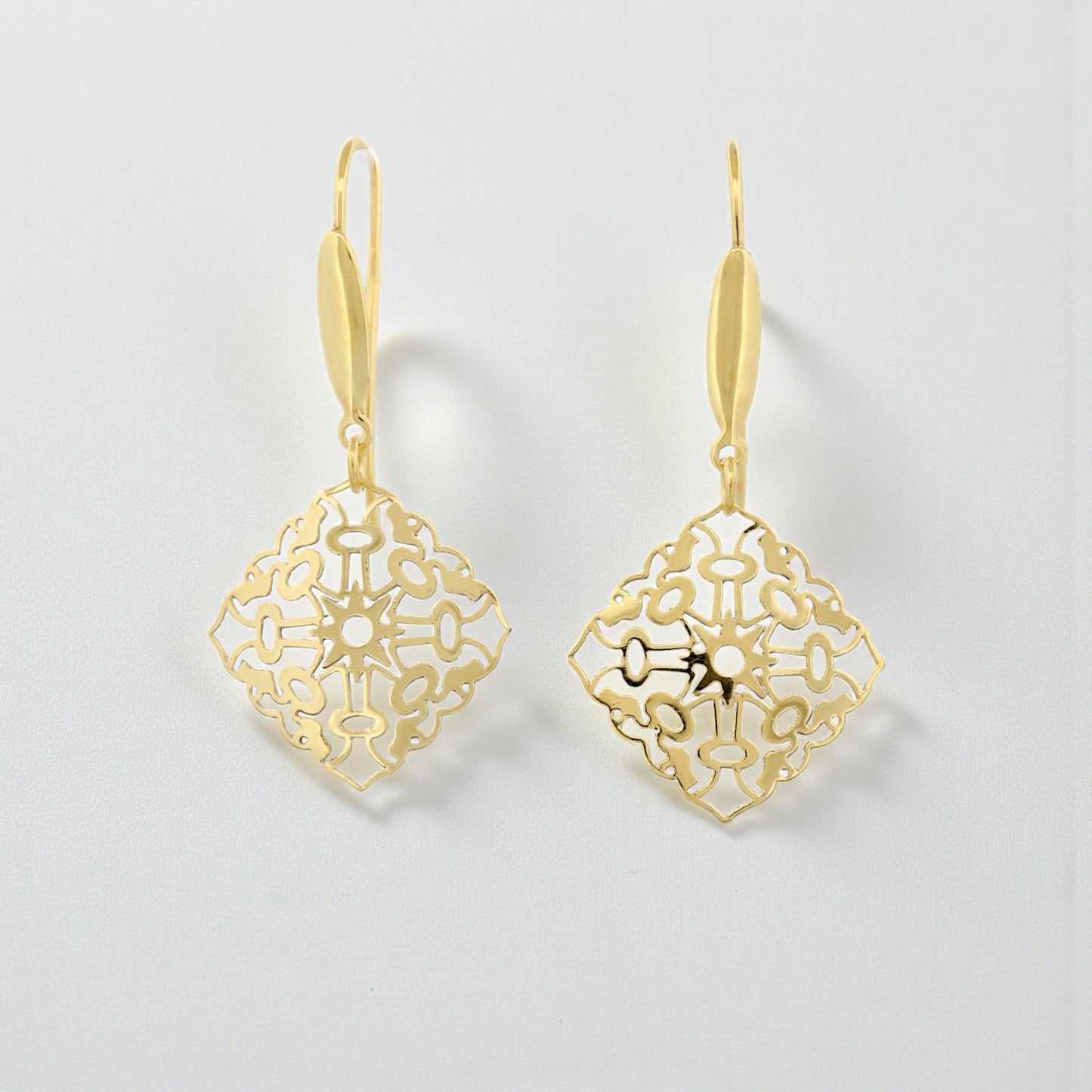 Italian 14K Yellow Gold Openwork Star Dangle Earrings 1 g Signed 1405 AR