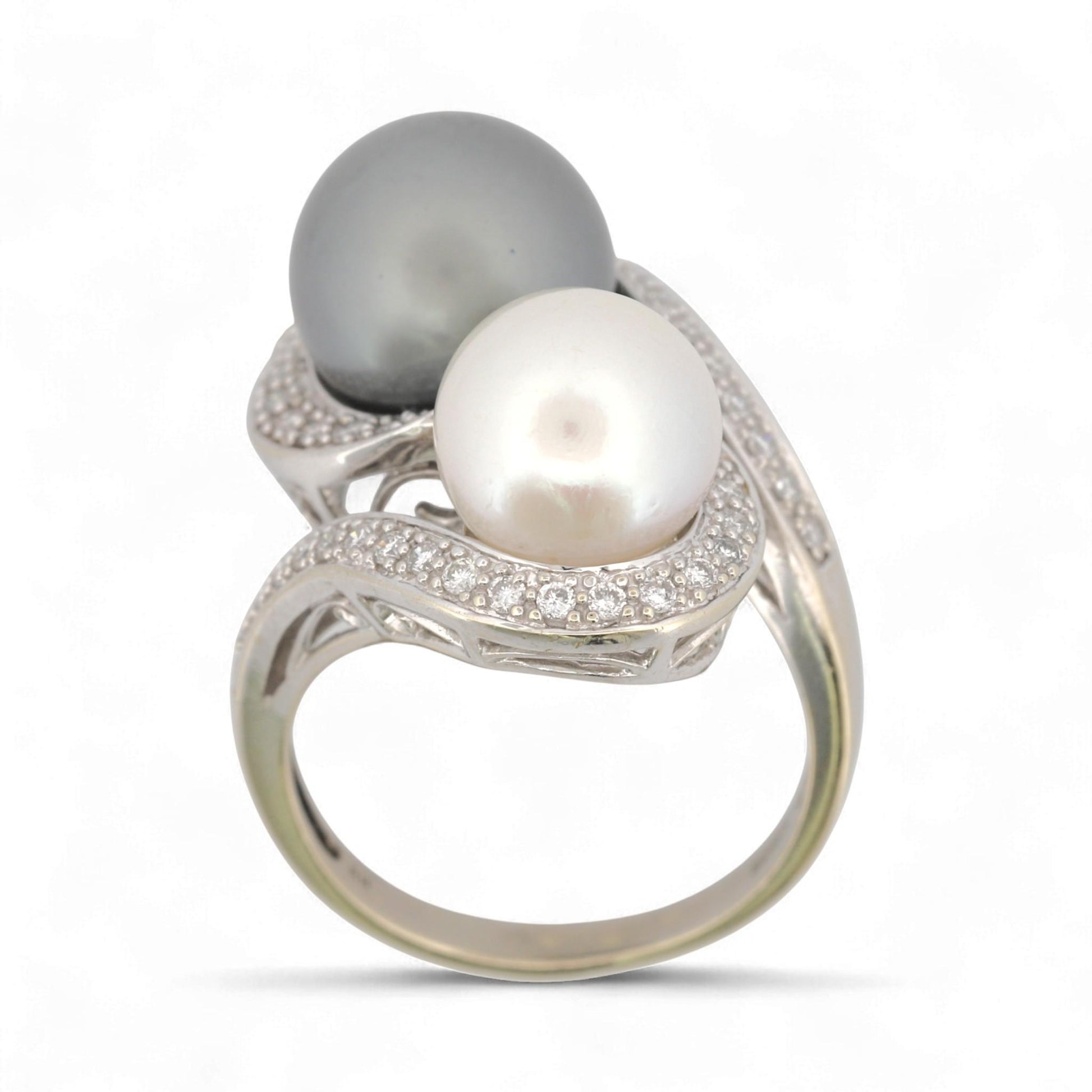 14K White Gold BH Signed Black & White Pearl Diamond Statement Ring Size 8.25