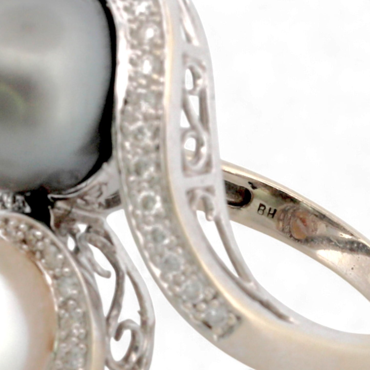 14K White Gold BH Signed Black & White Pearl Diamond Statement Ring Size 8.25
