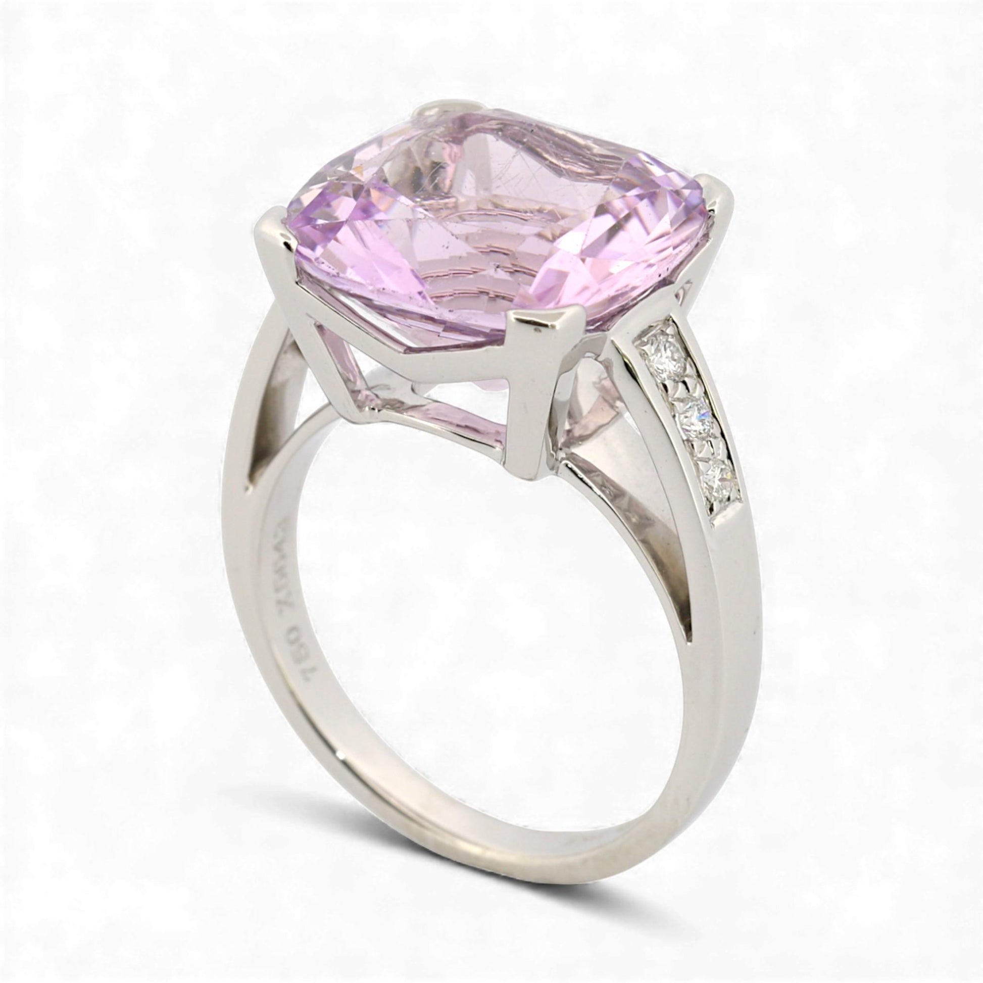 Mauboussin Gueule d’Amour 18K White Gold Rose de France & Diamond Ring