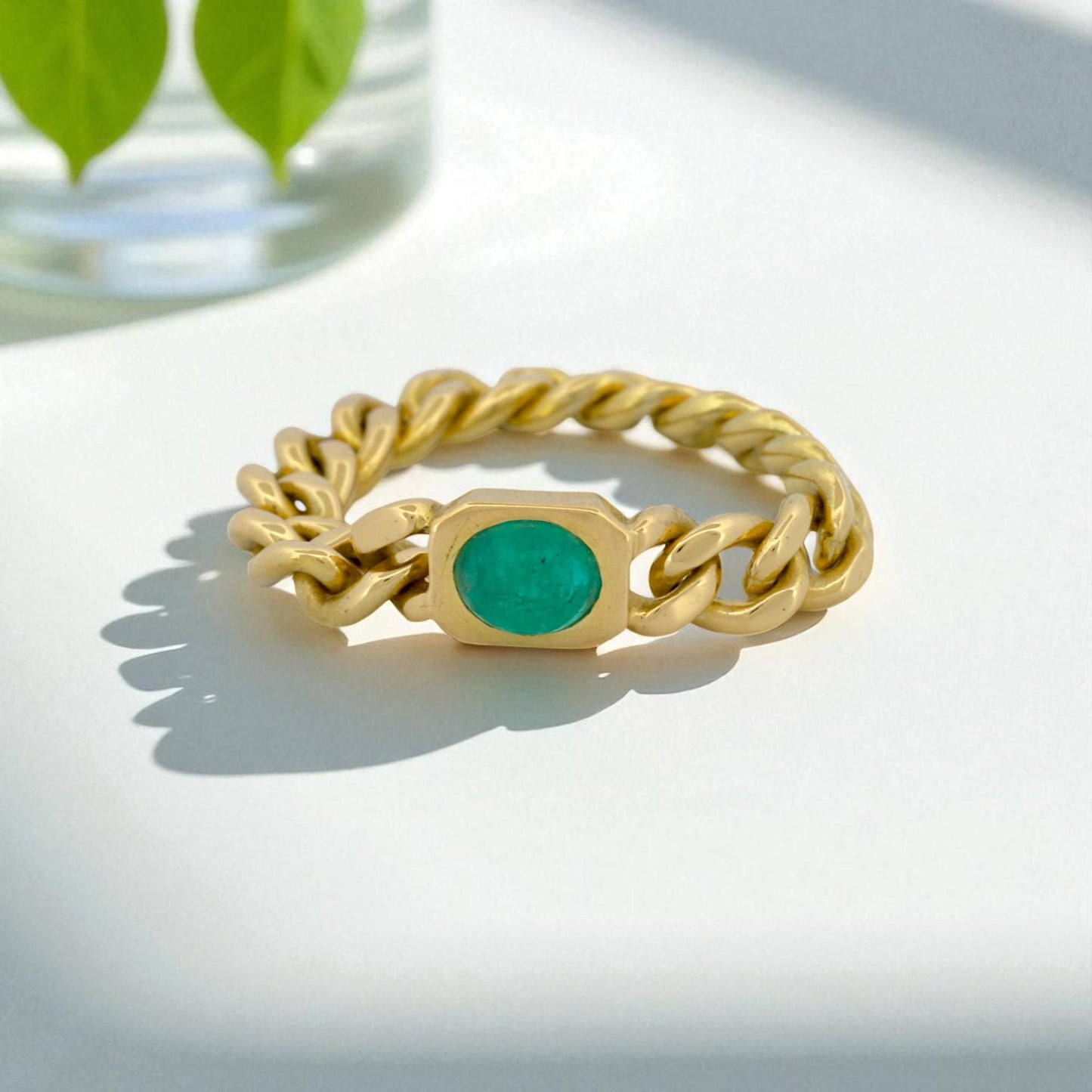 Vintage 18K Gold Curb Link Ring with Cabochon Emerald