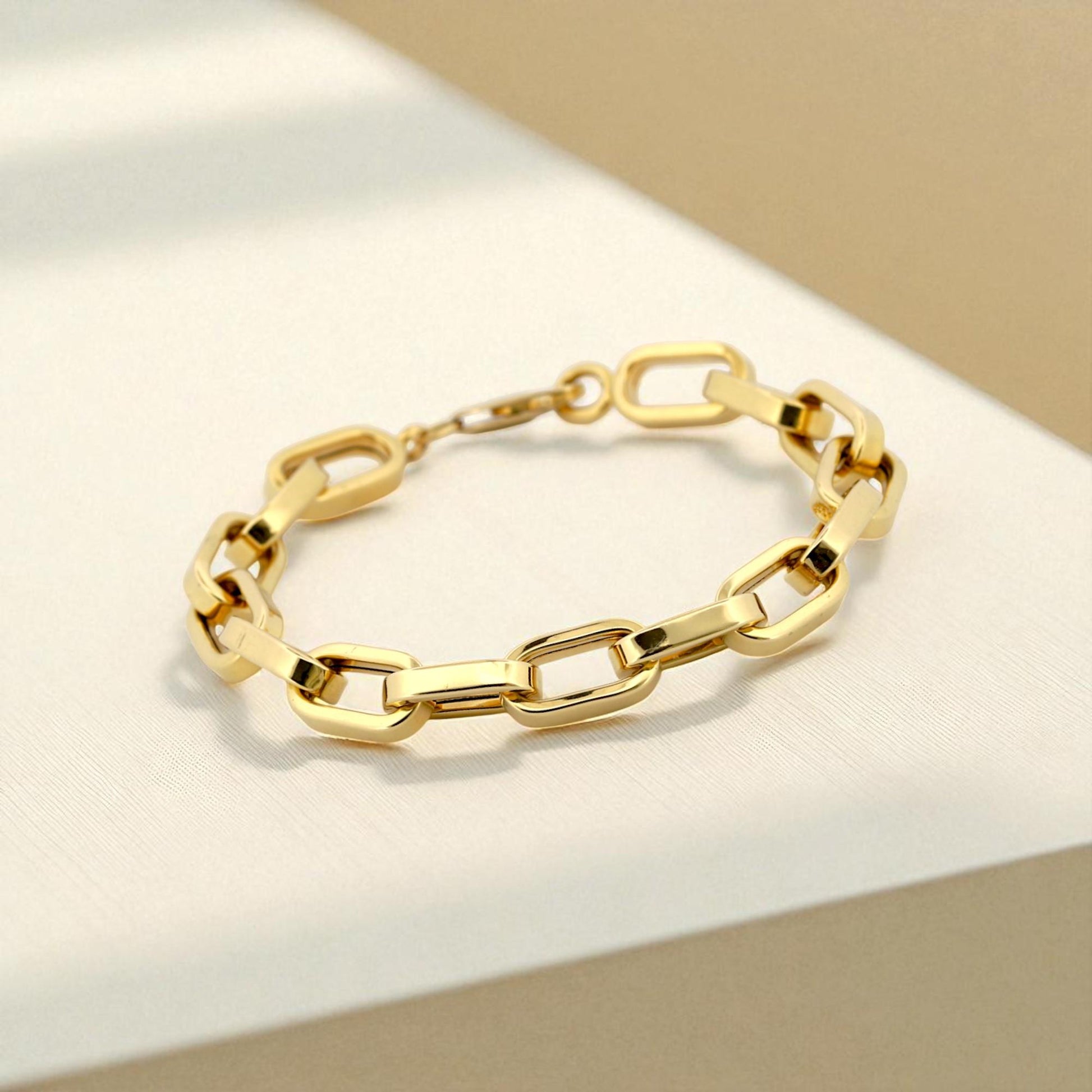 Modern 18K Yellow Gold Large Paperclip Link Chain Bracelet