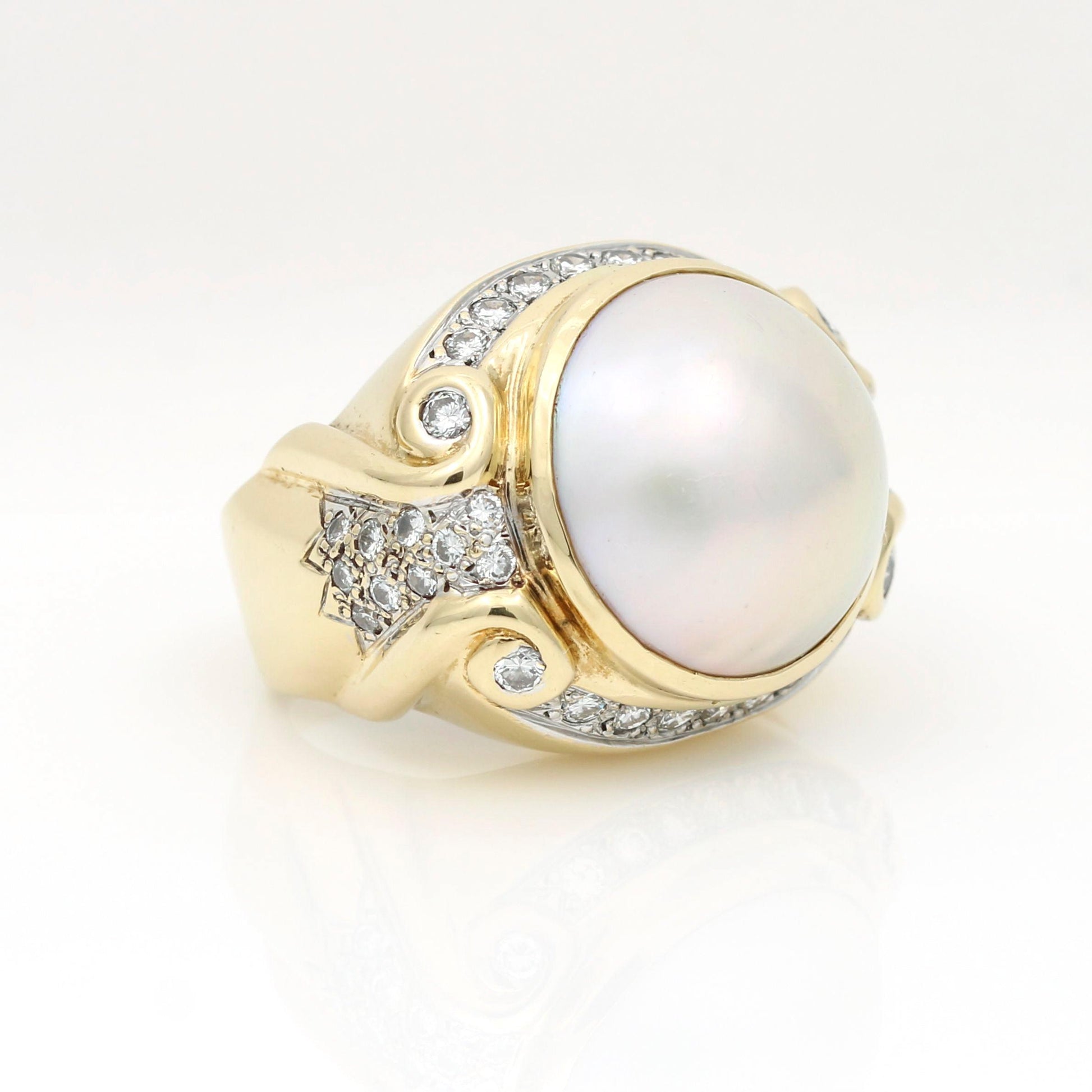 David Stern Mabe Pearl Diamond 18k Gold Vintage Statement Ring - 31 Jewels Inc.