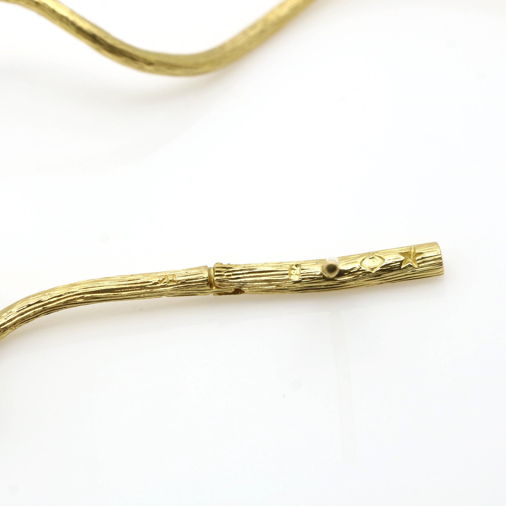 H. Stern Zephyr Florentine Finish Long Drop Earrings in 18k Yellow Gold - 31 Jewels Inc.
