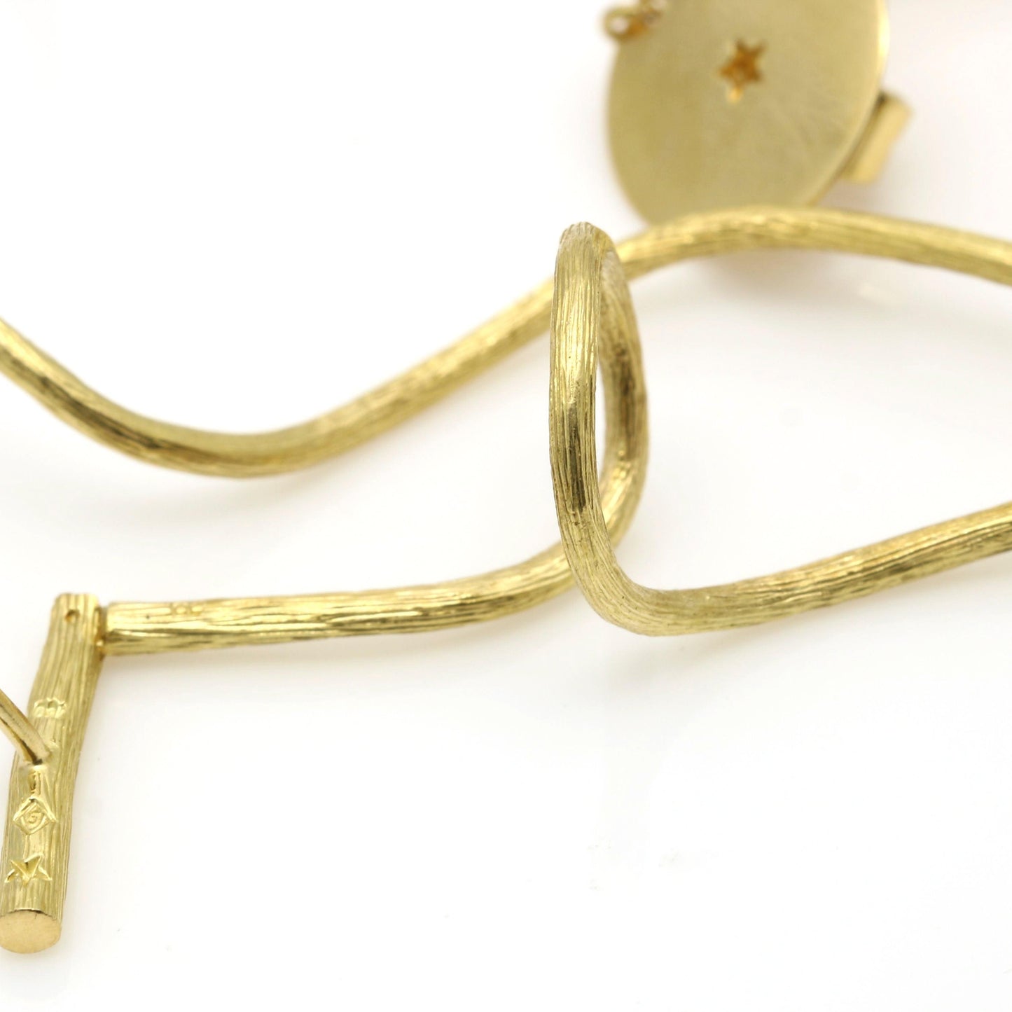 H. Stern Zephyr Florentine Finish Long Drop Earrings in 18k Yellow Gold - 31 Jewels Inc.