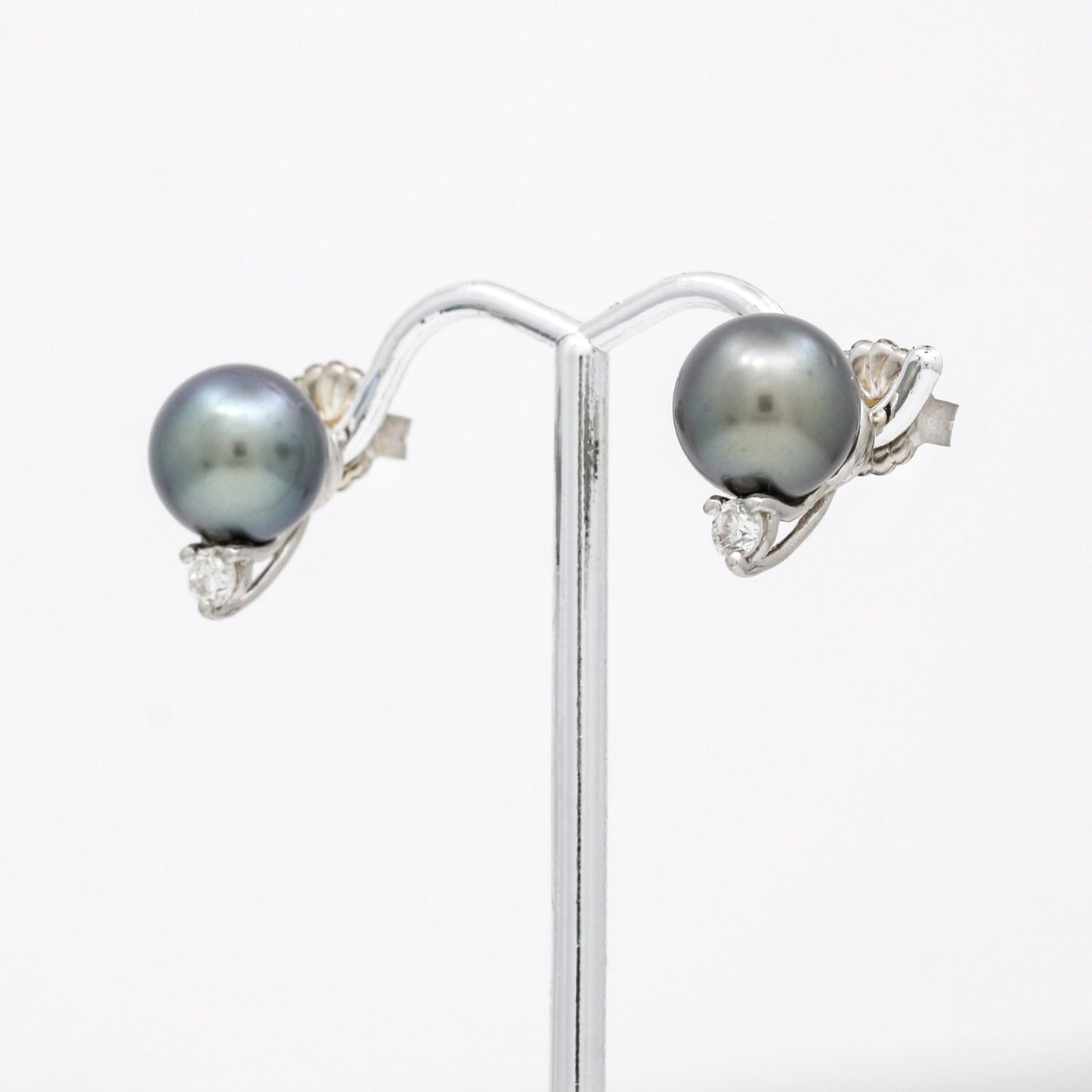 South Sea Tahitian Pearl Diamond Stud Earring 14k White Gold - 31 Jewels Inc.