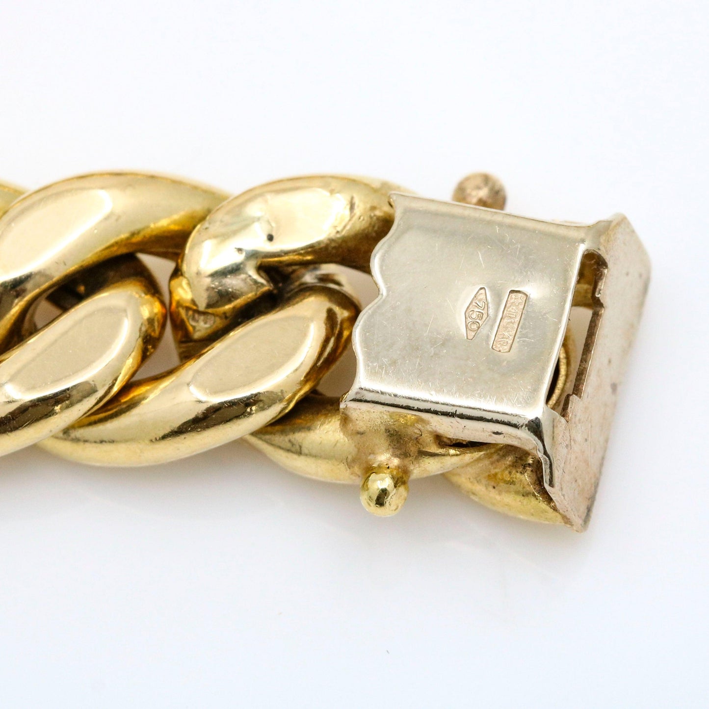 Women's Cuban Curved Link Statement Bracelet in 18k Yellow Gold - 31 Jewels Inc.