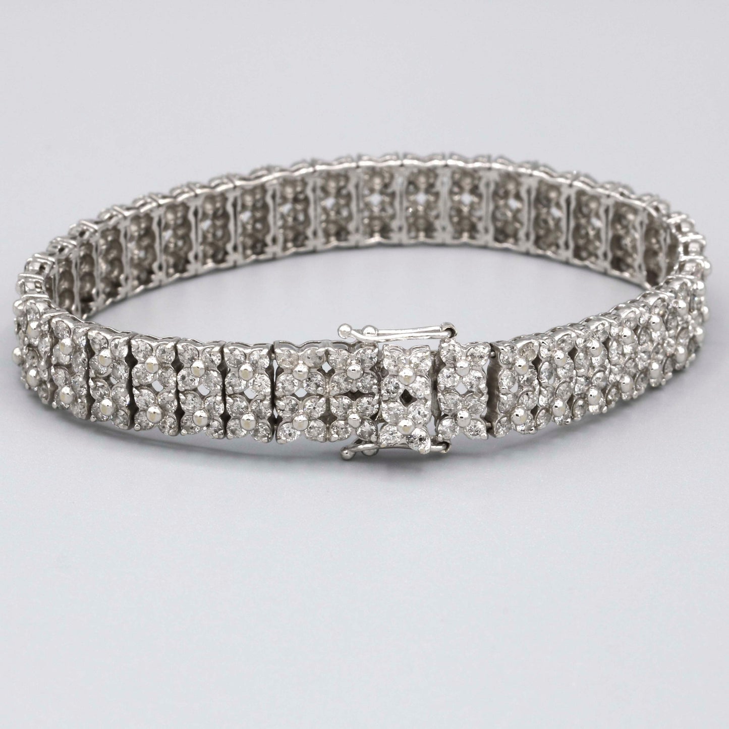 Women's Diamond Link Bracelet in 18k White Gold - 31 Jewels Inc.