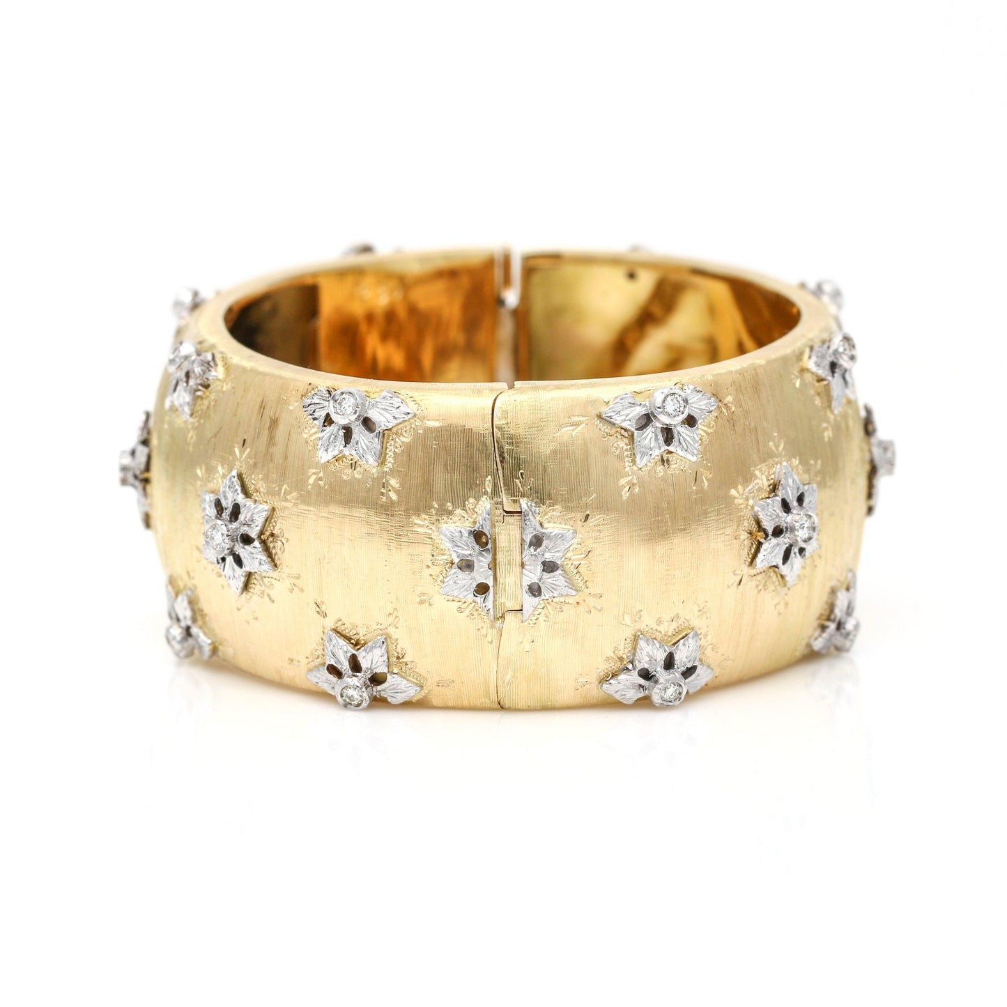 Women's Italian Diamond Florentine Finish Bangle Bracelet 18k Yellow Gold - 31 Jewels Inc.