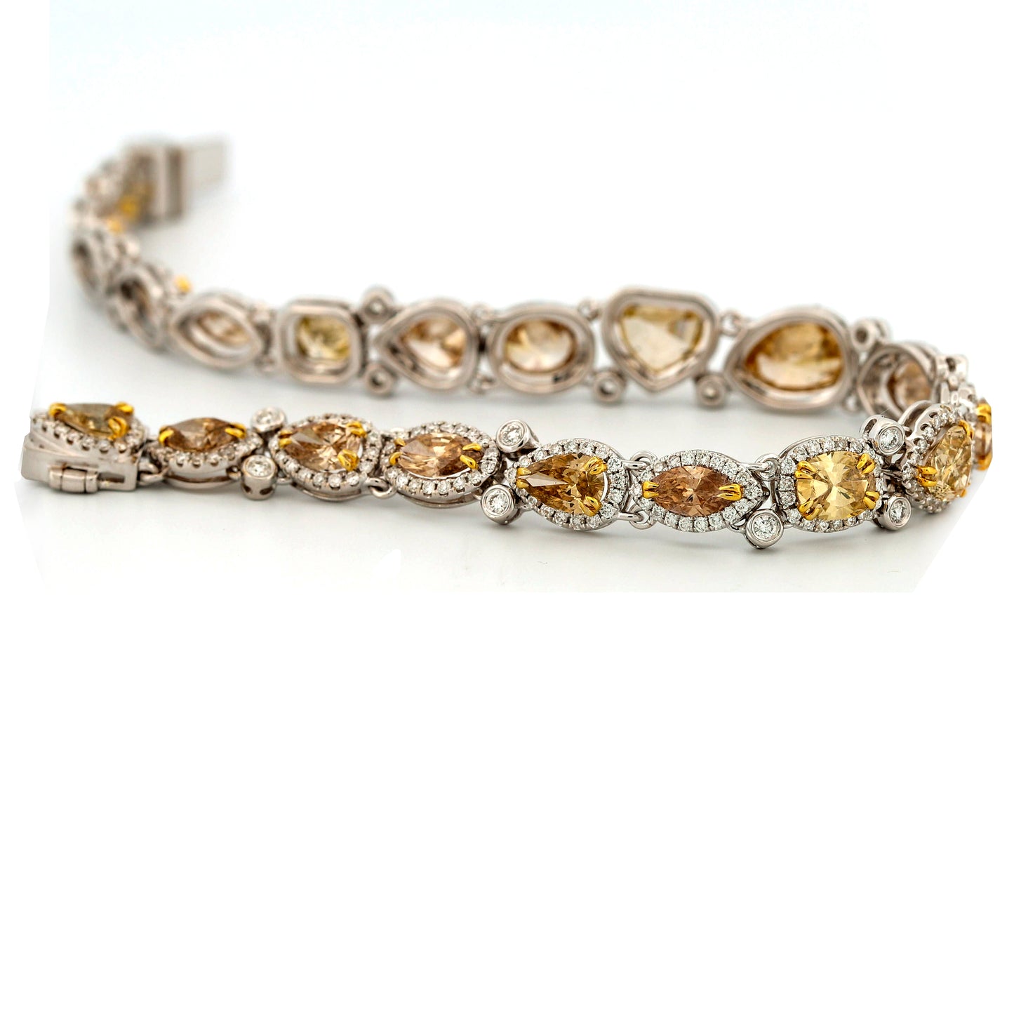 Exquisite 18k Gold Fancy Diamond Link Bracelet - Timeless Elegance